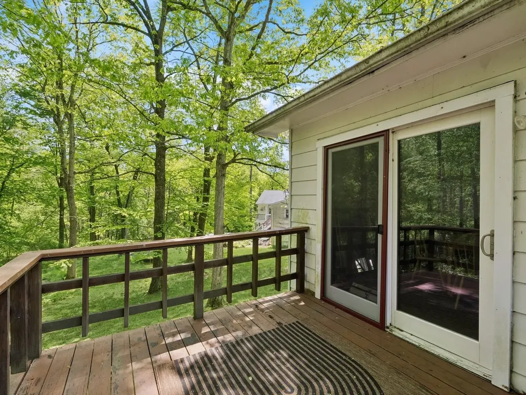 26 Woodland Circle Hyde Park NY 12538