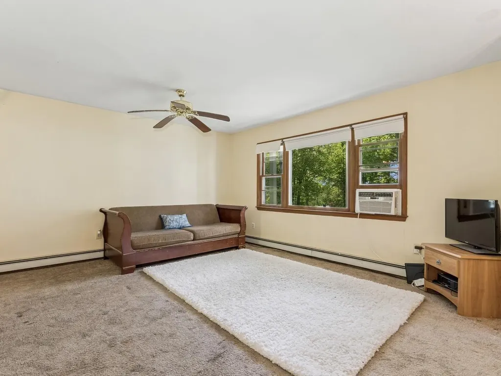 26 Woodland Circle Hyde Park NY 12538