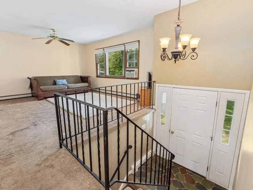 26 Woodland Circle Hyde Park NY 12538