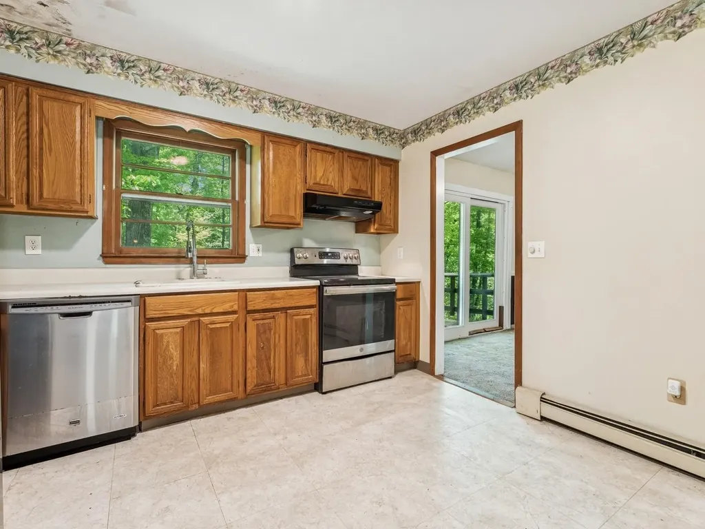 26 Woodland Circle Hyde Park NY 12538