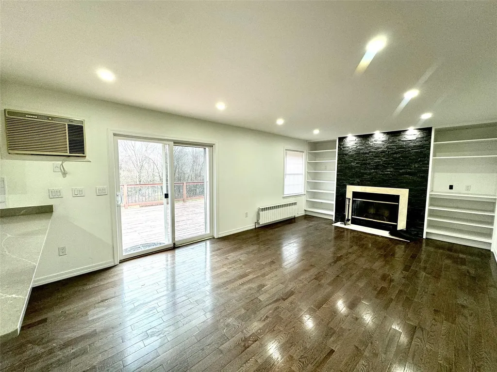 26 Sallys Lane Pawling NY 12564