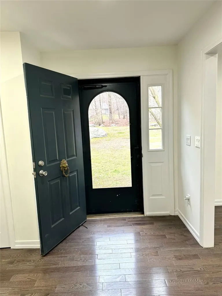 26 Sallys Lane Pawling NY 12564