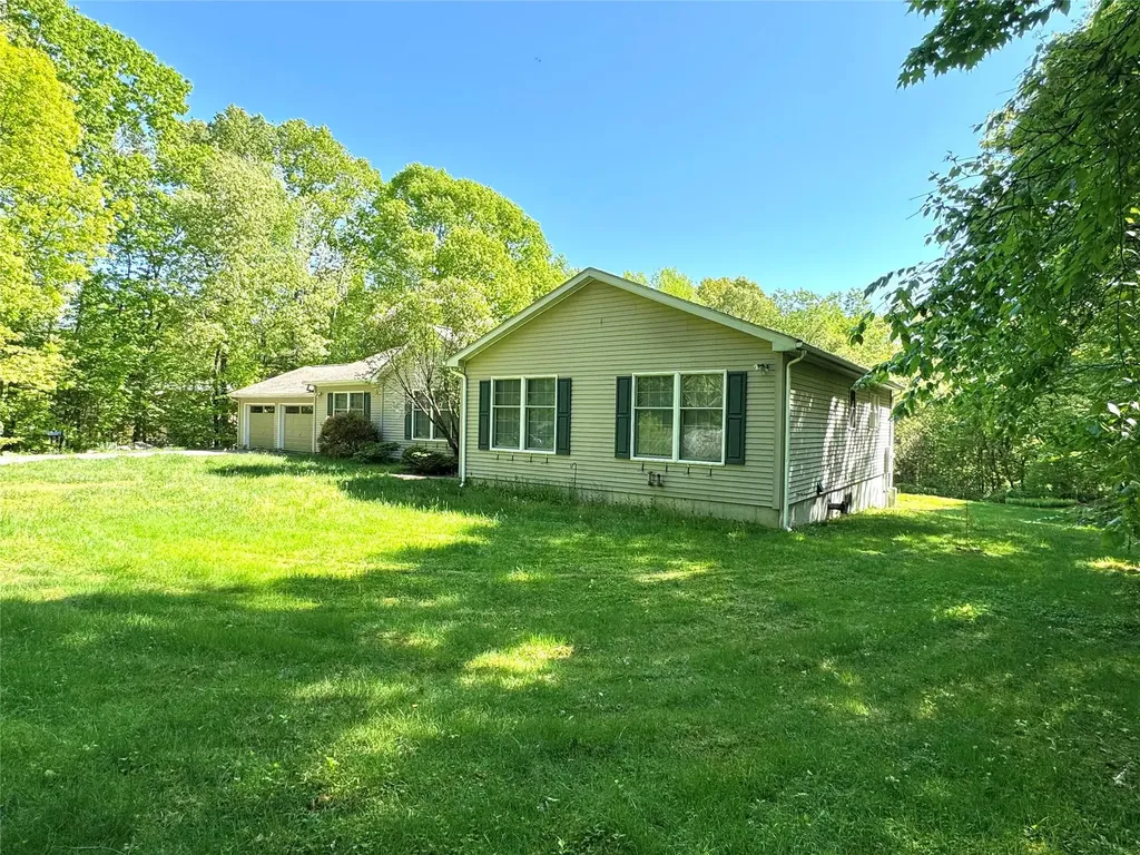 26 Sallys Lane Pawling NY 12564