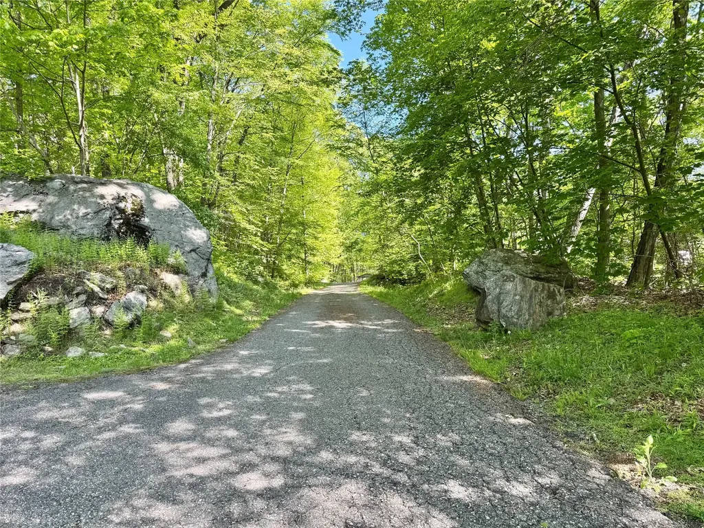 26 Sallys Lane Pawling NY 12564