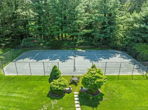 8 Vista Lane Brookville NY 11545