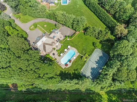 8 Vista Lane Brookville NY 11545