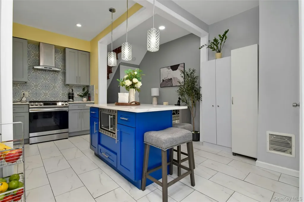 1531 Hone Avenue Bronx NY 10461