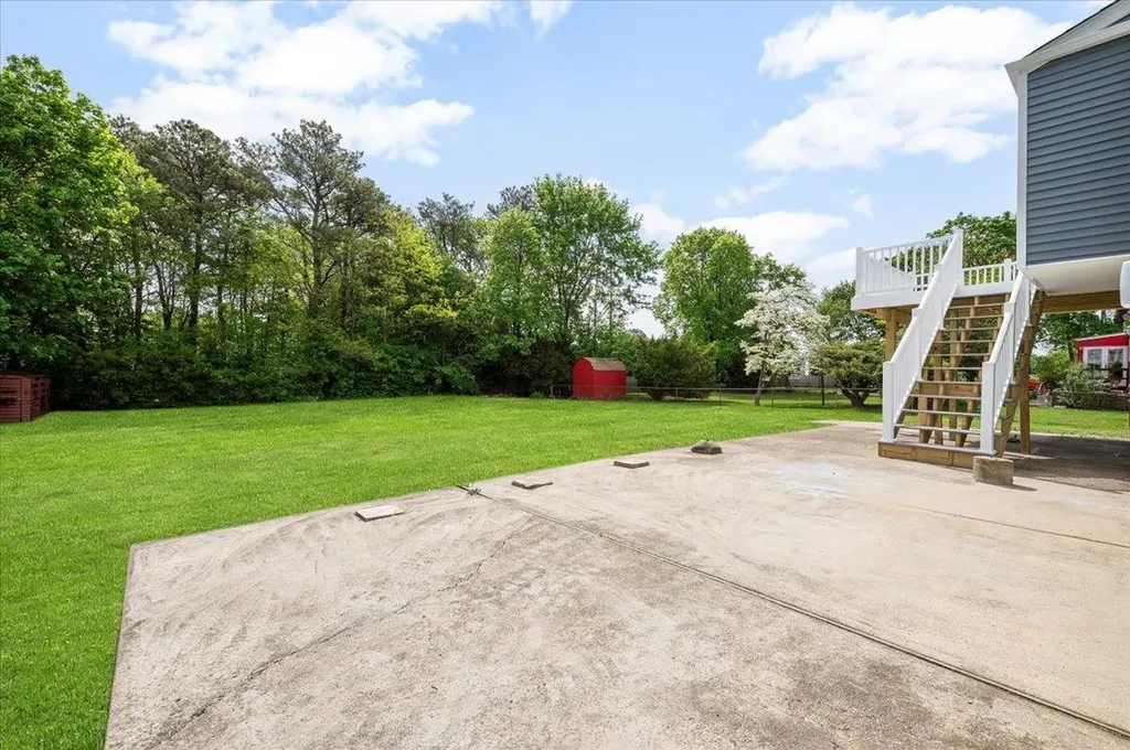 8 April Avenue Dix Hills NY 11746