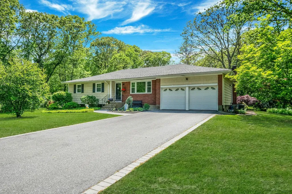 2 Old Orchard Lane Ridge NY 11961