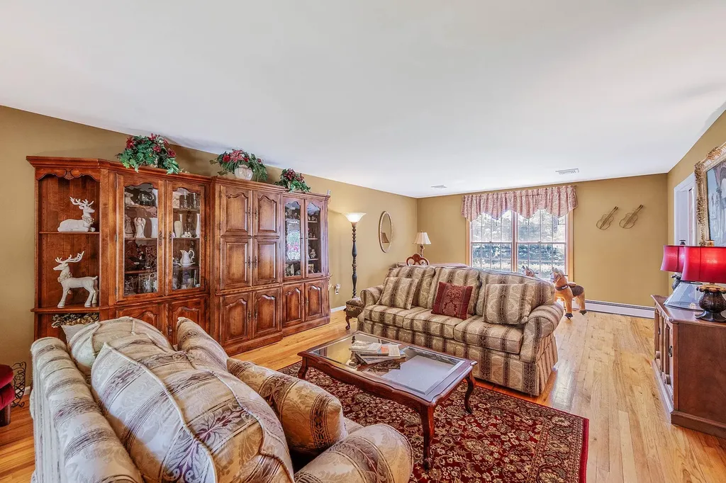 3 Talisman Drive Dix Hills NY 11746