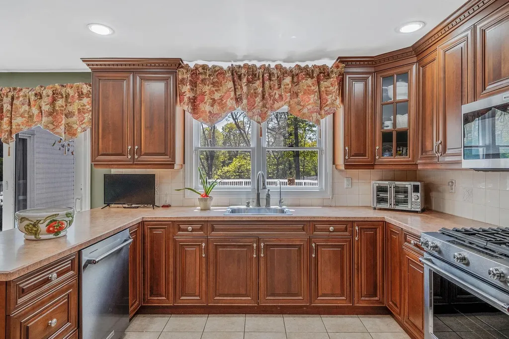 3 Talisman Drive Dix Hills NY 11746