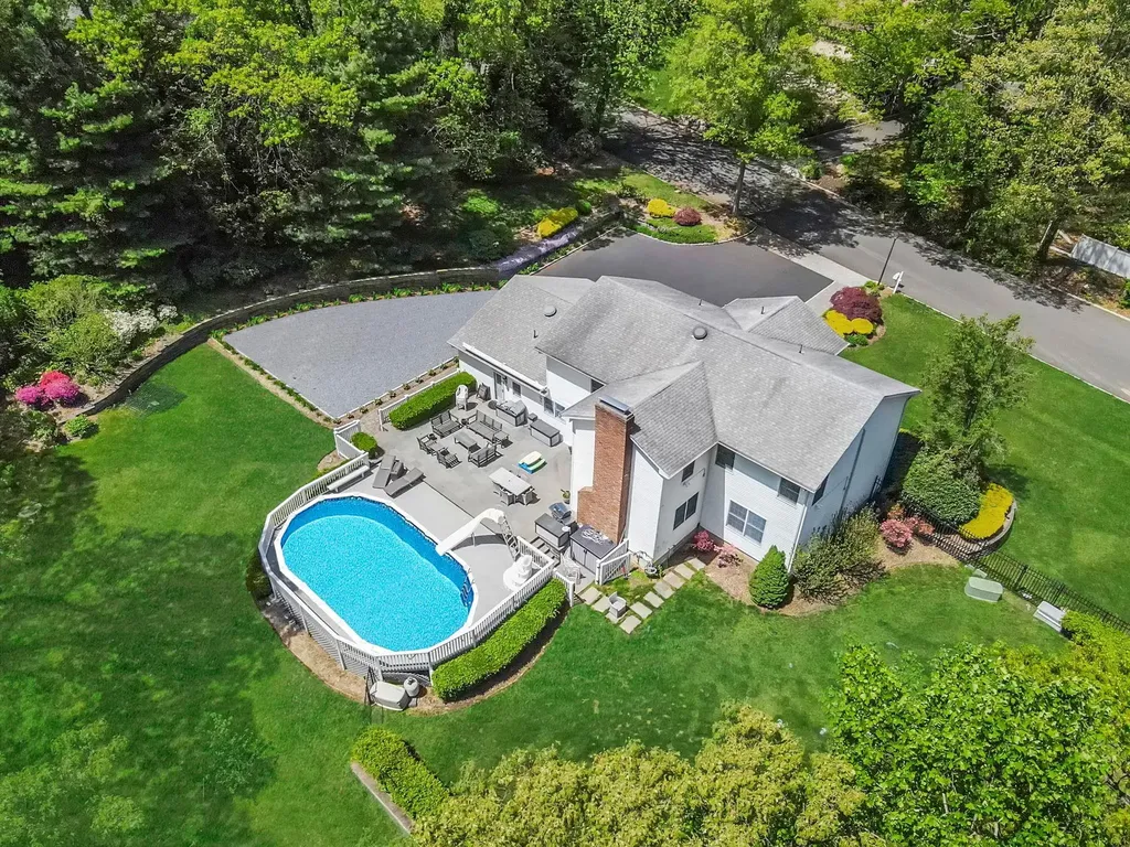 3 Talisman Drive Dix Hills NY 11746