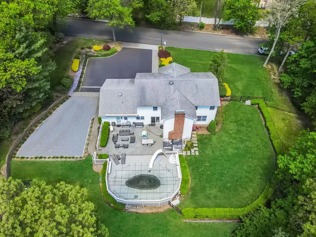 3 Talisman Drive Dix Hills NY 11746
