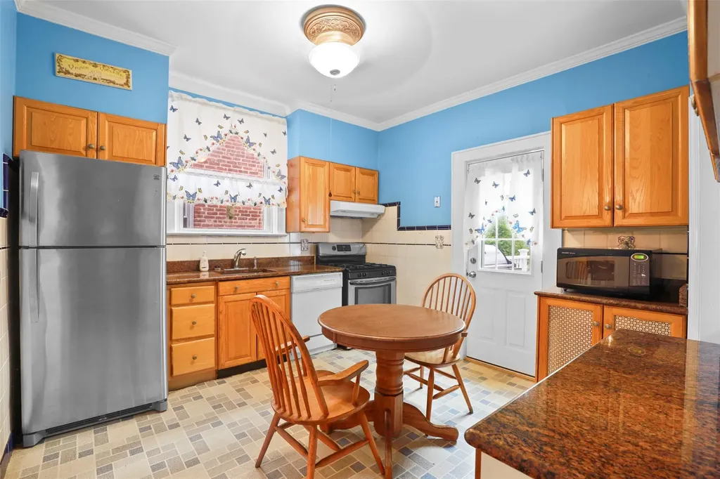 332 E 240th Street Bronx NY 10470