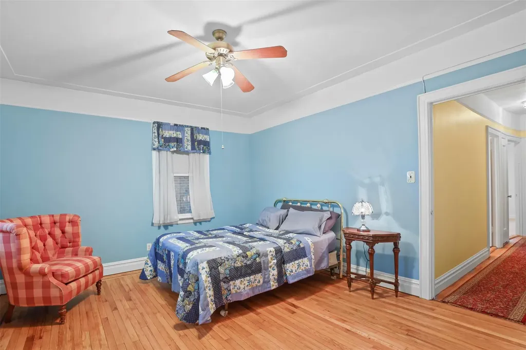 332 E 240th Street Bronx NY 10470