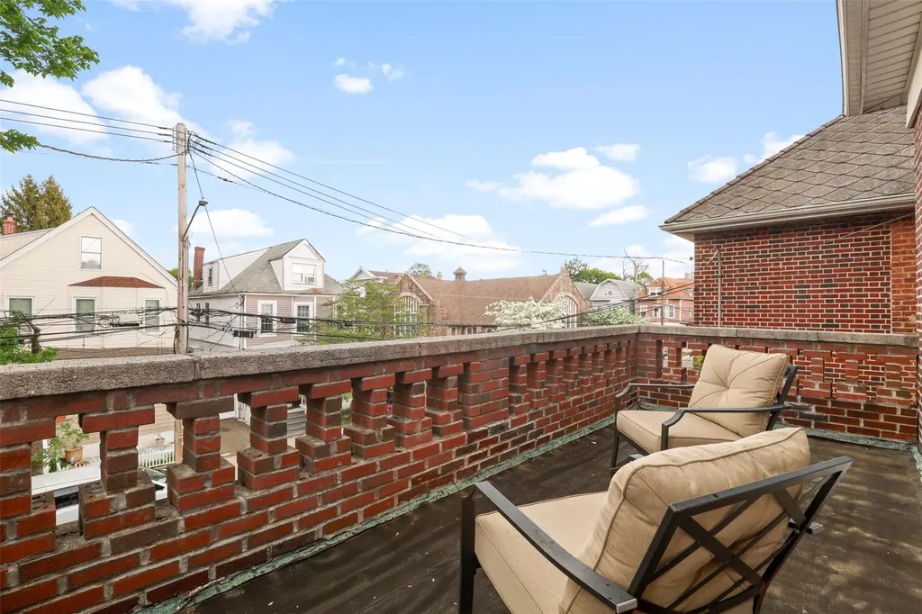 332 E 240th Street Bronx NY 10470