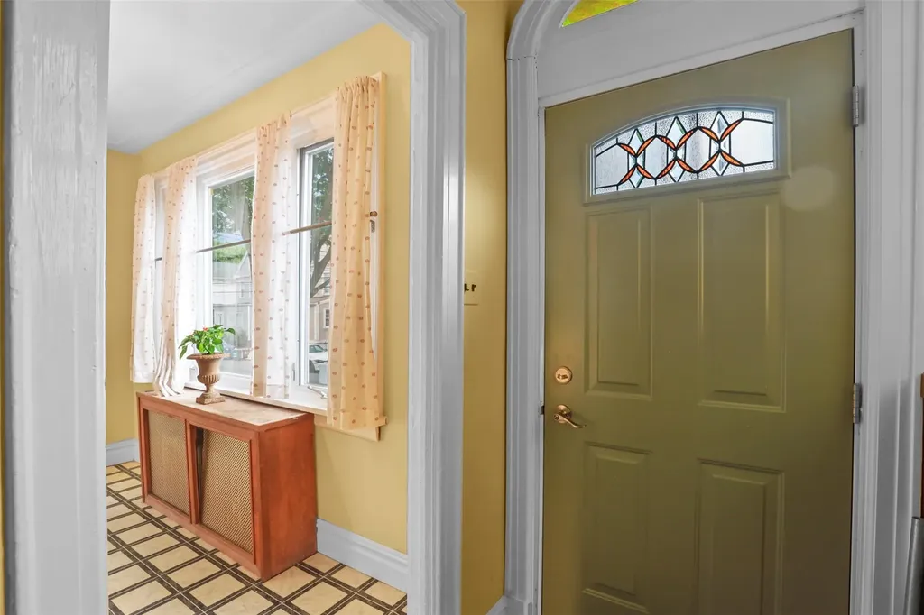332 E 240th Street Bronx NY 10470