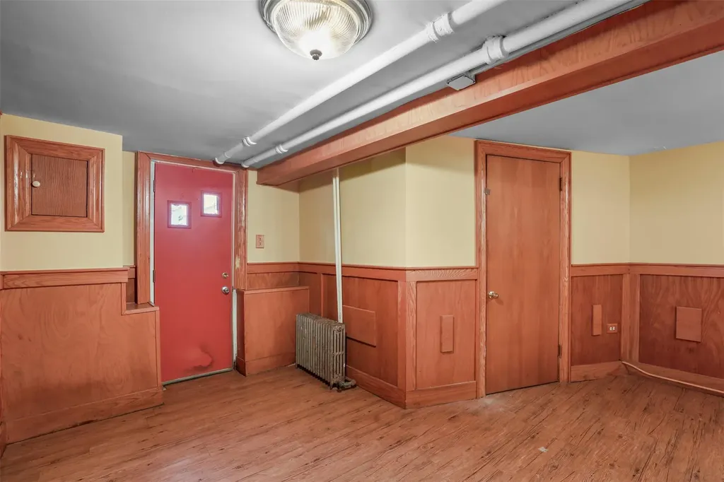 332 E 240th Street Bronx NY 10470