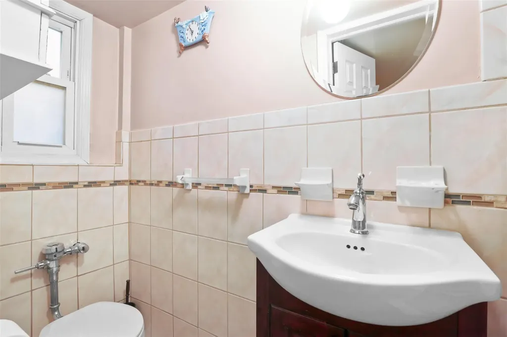 332 E 240th Street Bronx NY 10470