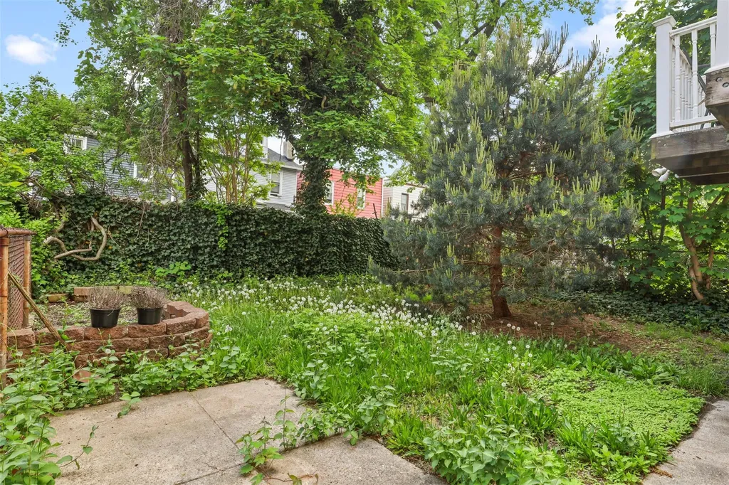 332 E 240th Street Bronx NY 10470