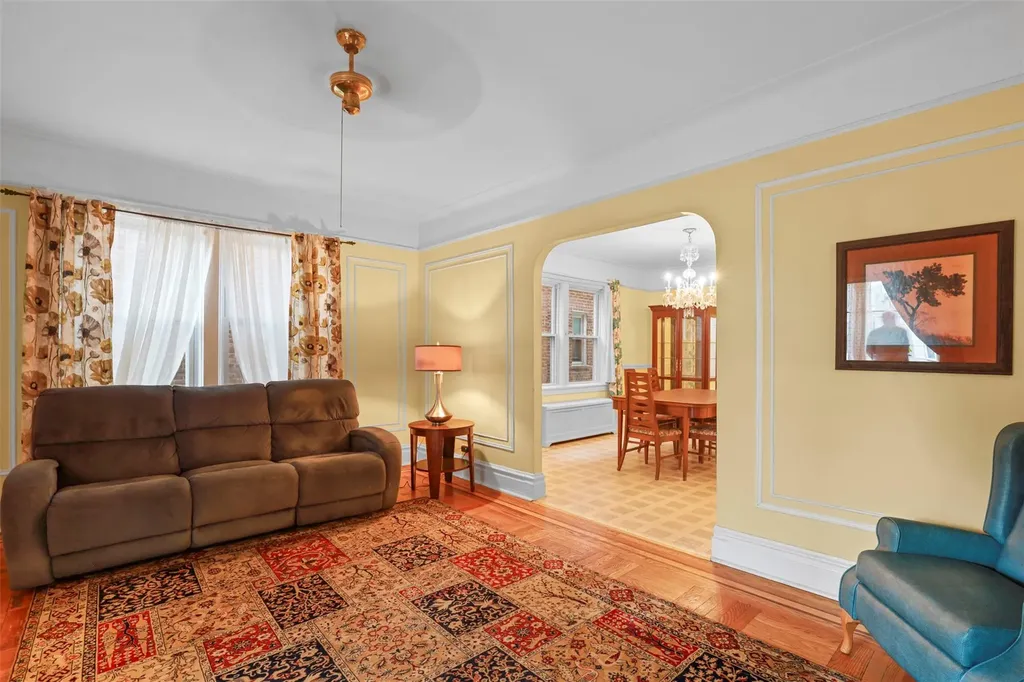 332 E 240th Street Bronx NY 10470