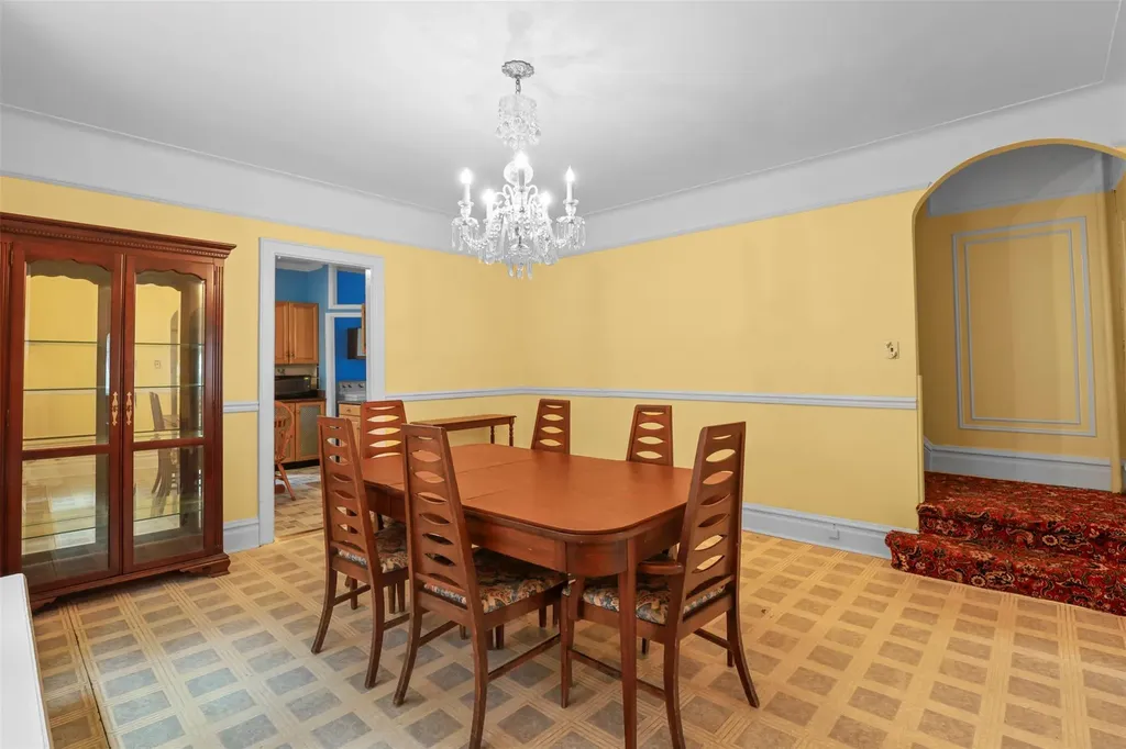 332 E 240th Street Bronx NY 10470