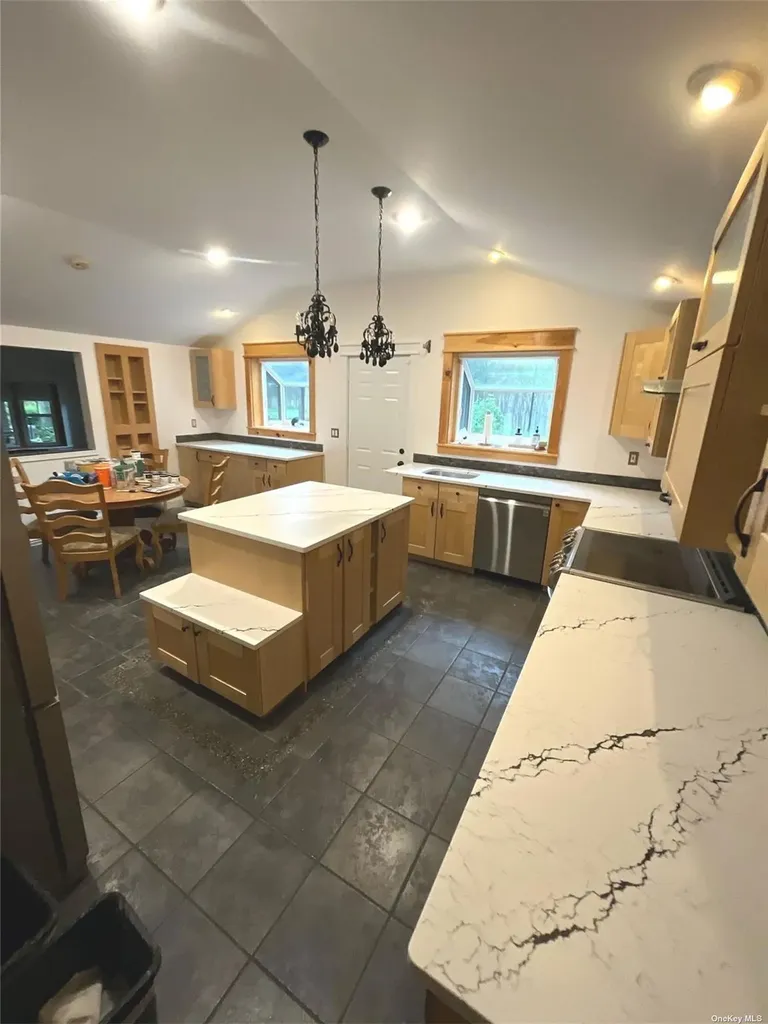 138 Broadway Rocky Point NY 11778