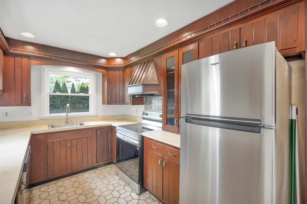 513 Vassar Road Poughkeepsie NY 12603