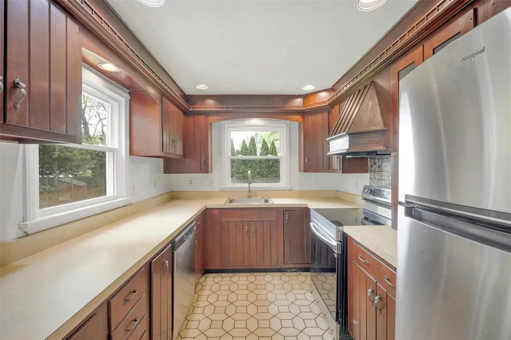 513 Vassar Road Poughkeepsie NY 12603