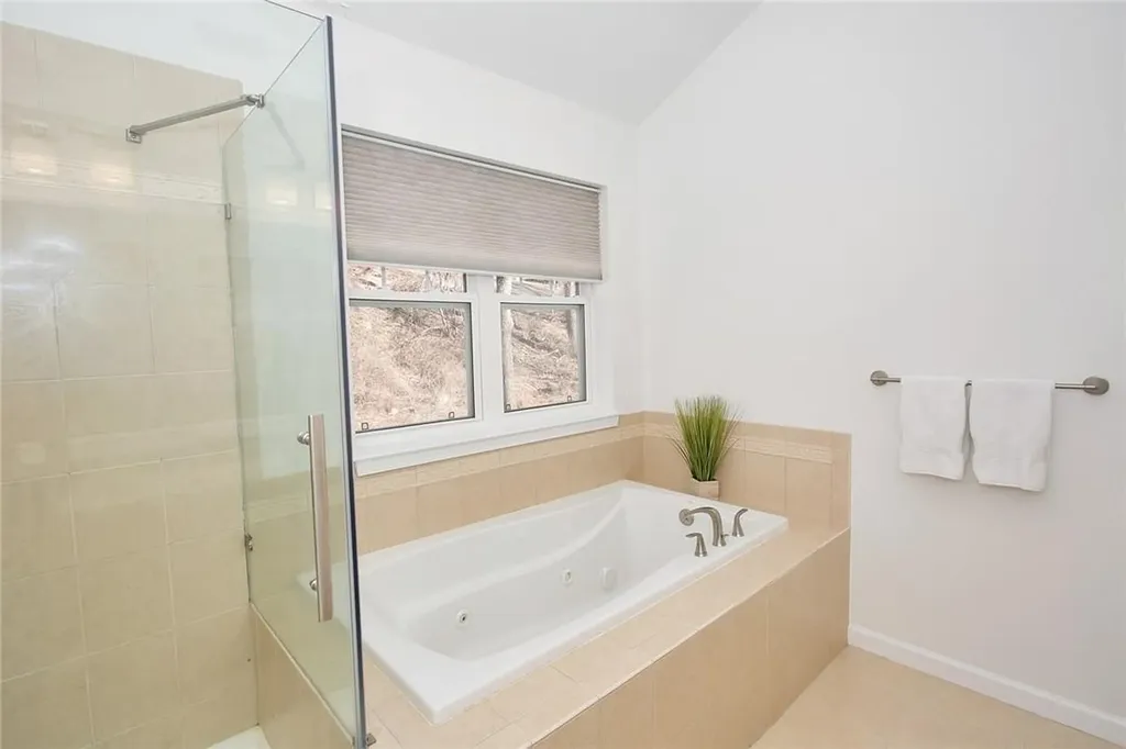 86 Hillcrest Lane Peekskill NY 10566