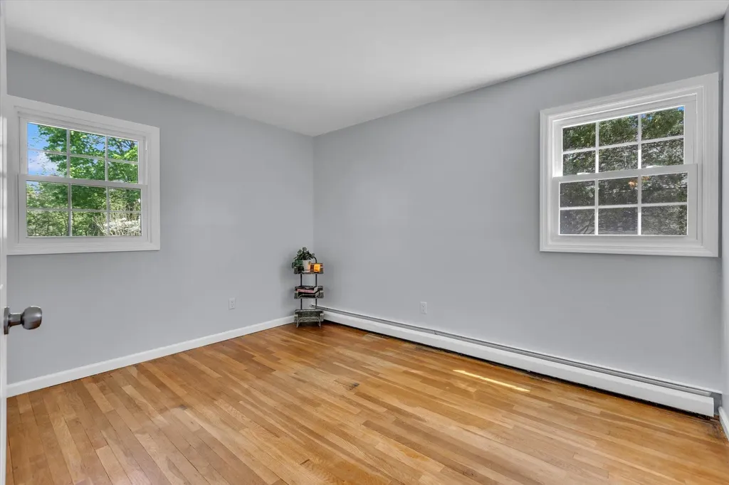 53 3rd Avenue East Islip NY 11730