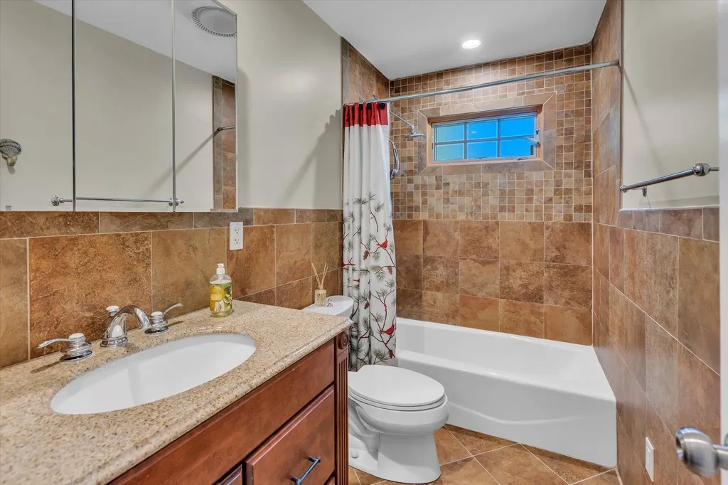 53 3rd Avenue East Islip NY 11730