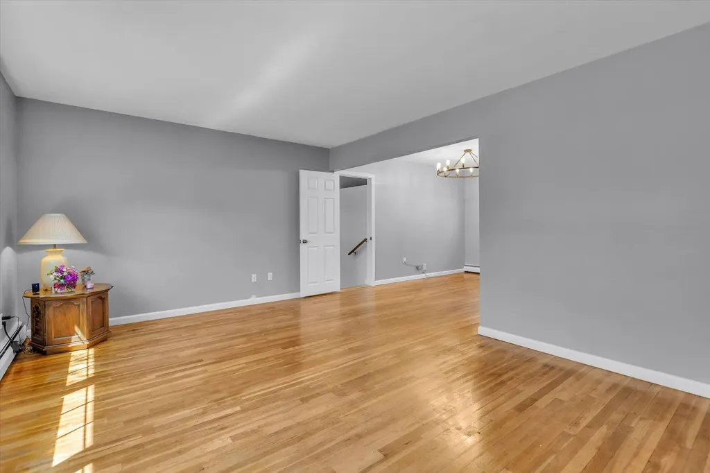 53 3rd Avenue East Islip NY 11730