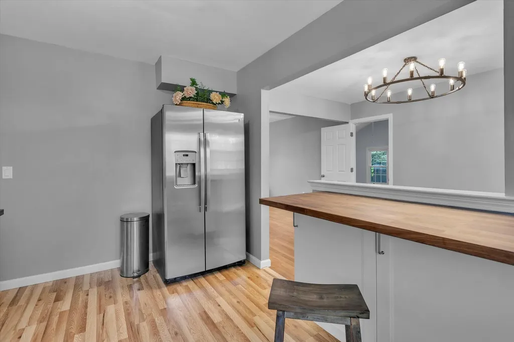 53 3rd Avenue East Islip NY 11730