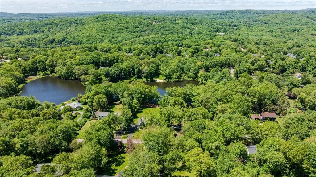24 Summit Circle Somers NY 10589