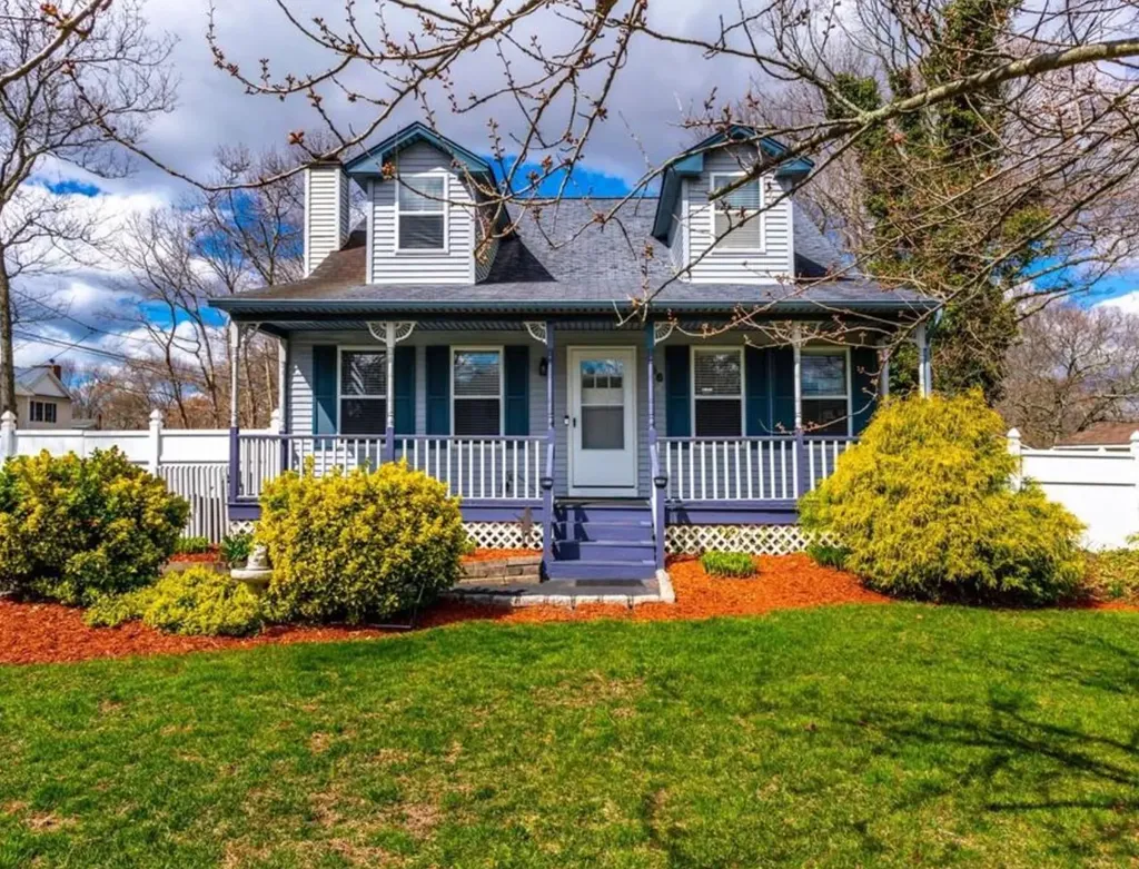 86 Madison Street Mastic NY 11950