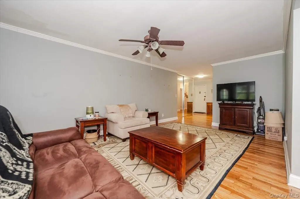 1215 E Broadway Hewlett NY 115578