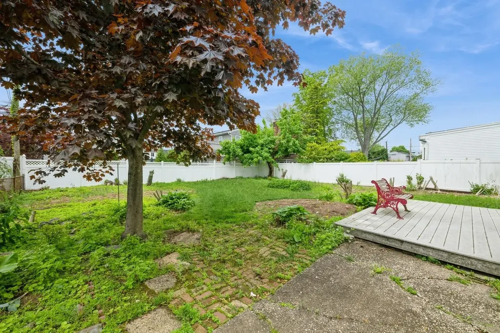 542 Kell Place Seaford NY 11783