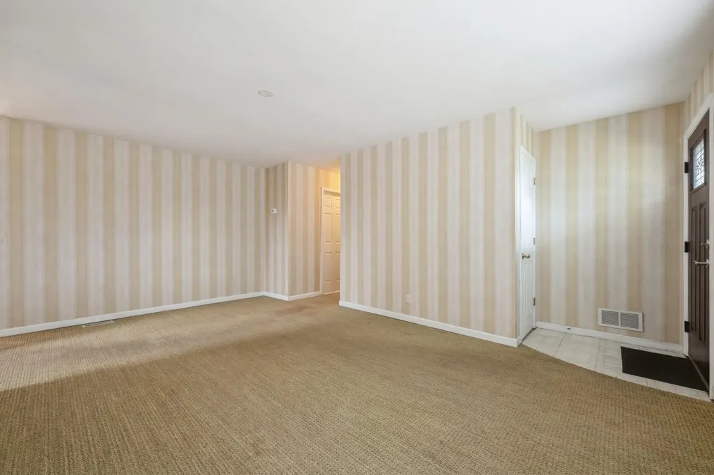 542 Kell Place Seaford NY 11783
