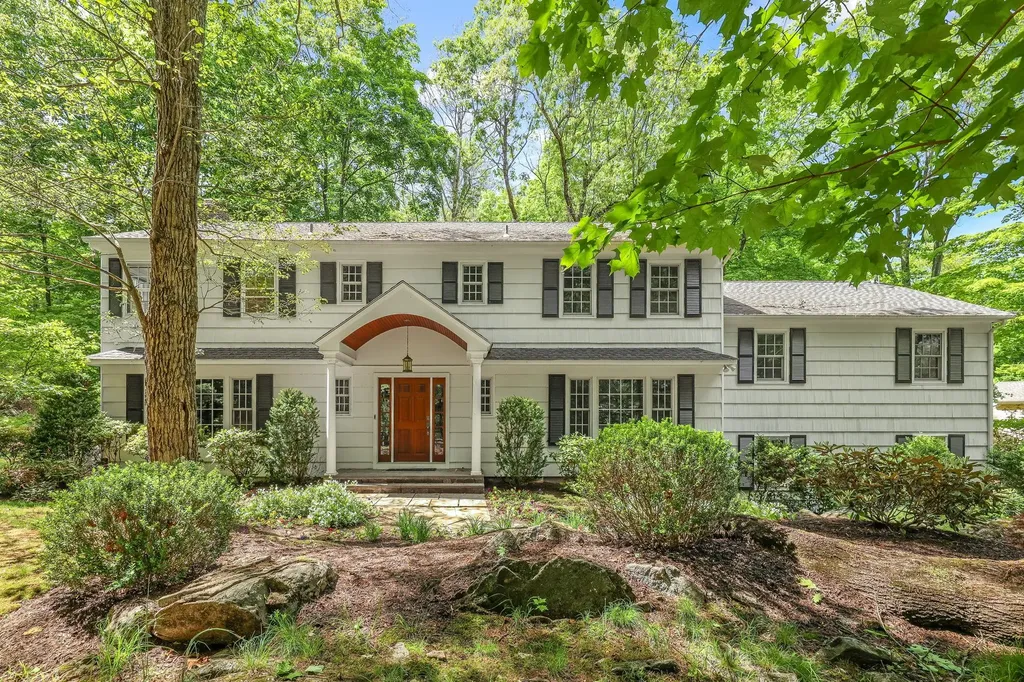 122 Valley View Road Chappaqua NY 10514