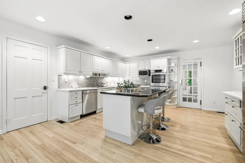 122 Valley View Road Chappaqua NY 10514