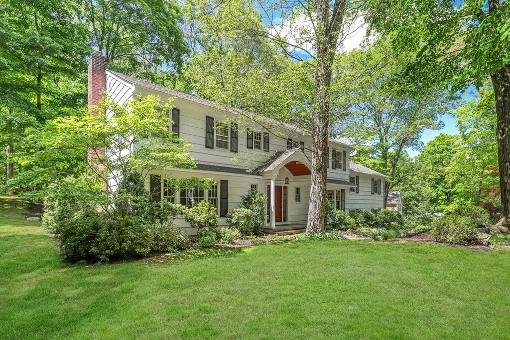122 Valley View Road Chappaqua NY 10514