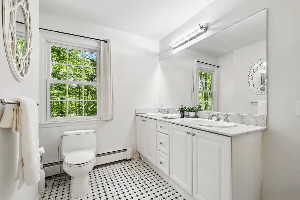 122 Valley View Road Chappaqua NY 10514