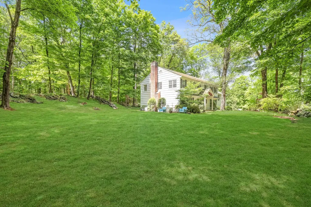 122 Valley View Road Chappaqua NY 10514
