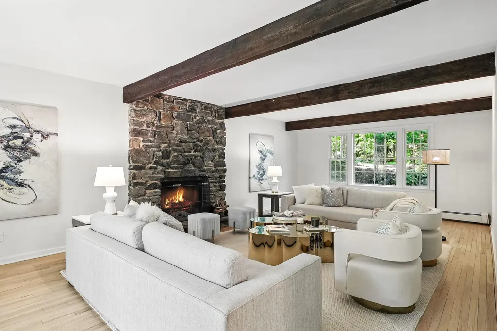122 Valley View Road Chappaqua NY 10514