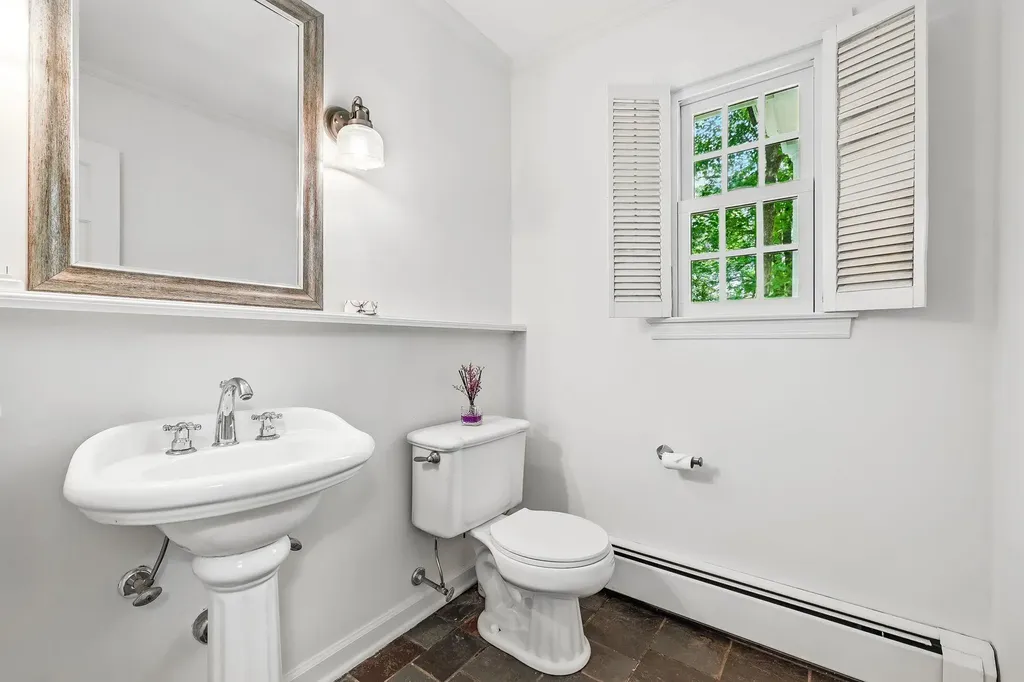122 Valley View Road Chappaqua NY 10514