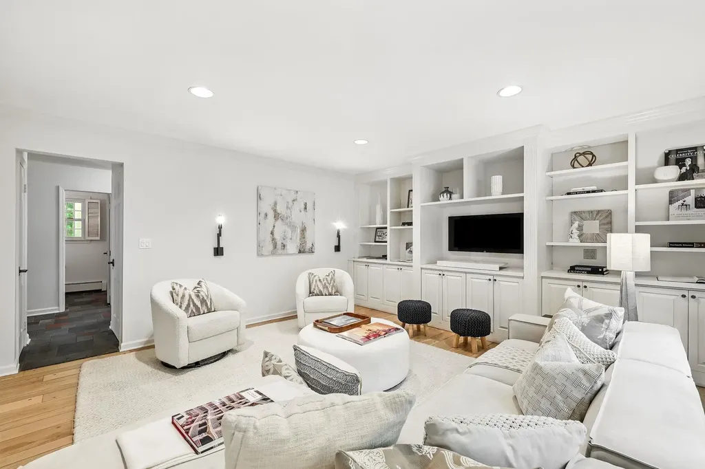 122 Valley View Road Chappaqua NY 10514