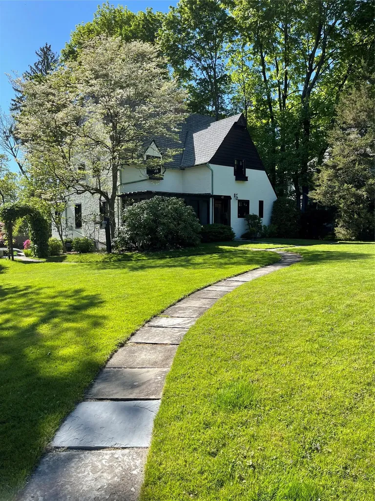 42 Croton Avenue Mount Kisco NY 10549