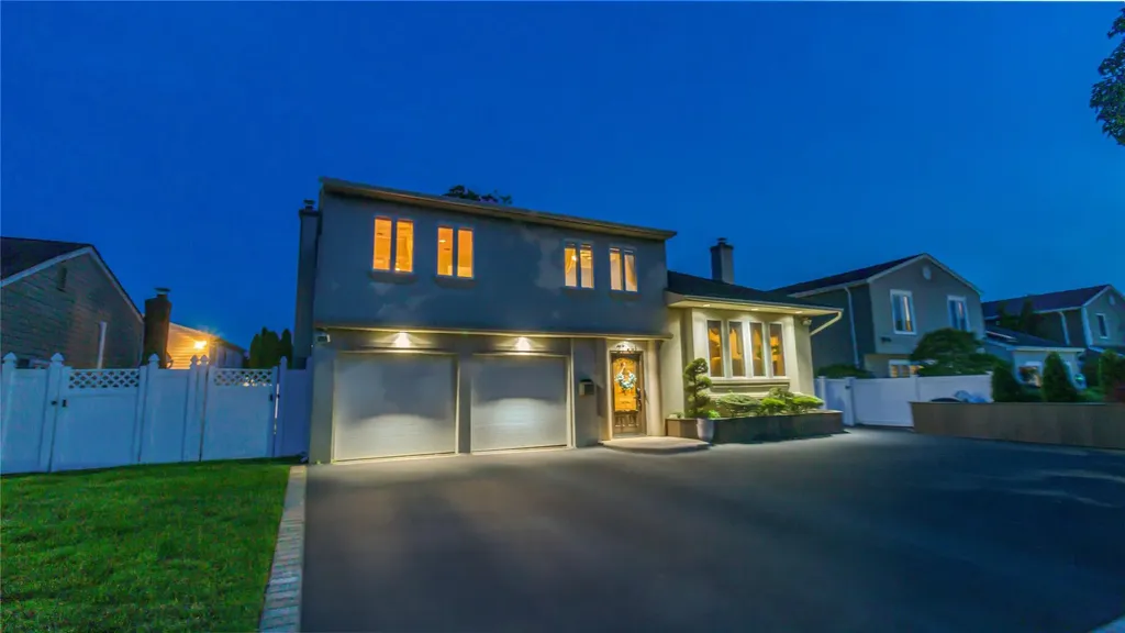 2744 Ellen Road Bellmore NY 11710