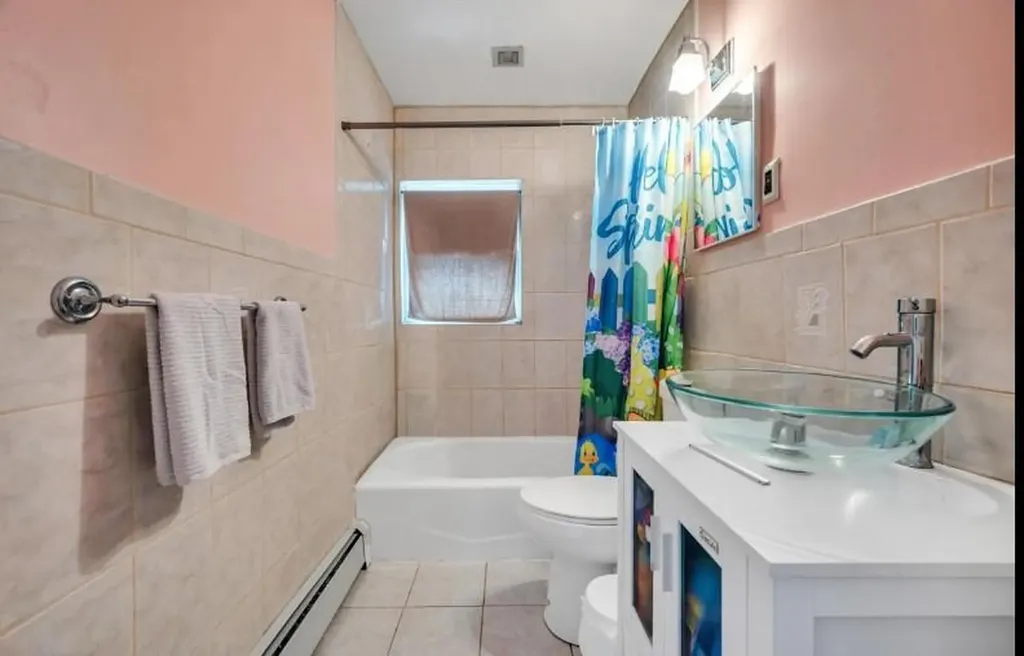 91 Valley Road Levittown NY 11756